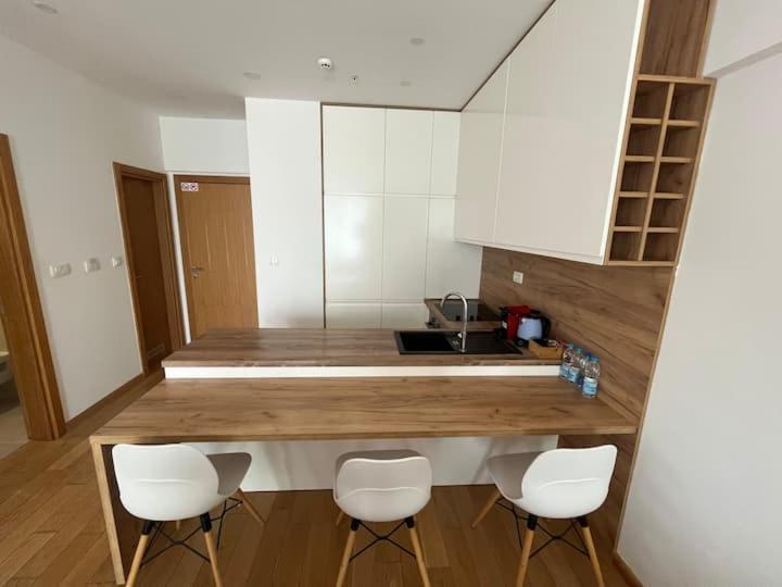 Apartments Lux بودفا المظهر الخارجي الصورة