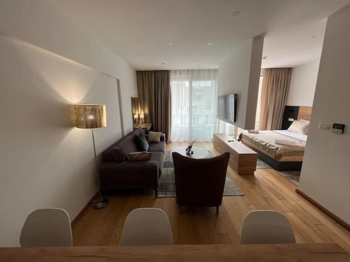 Apartments Lux بودفا المظهر الخارجي الصورة