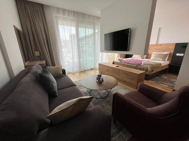Apartments Lux بودفا المظهر الخارجي الصورة