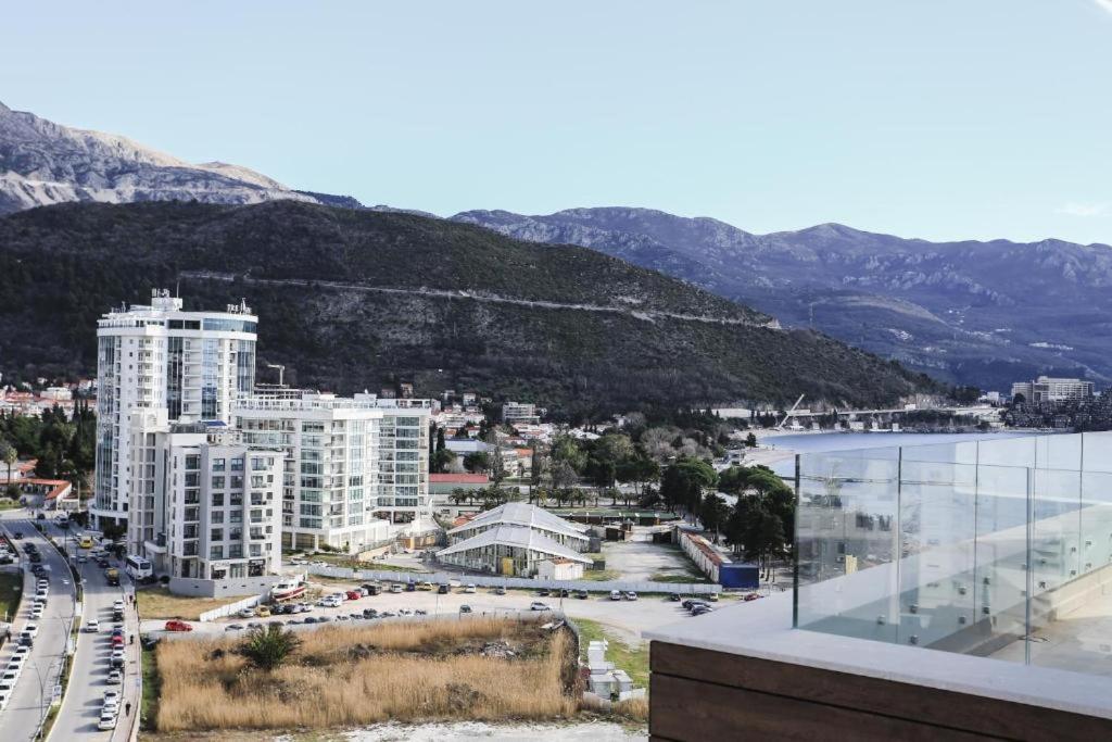 Apartments Lux بودفا المظهر الخارجي الصورة